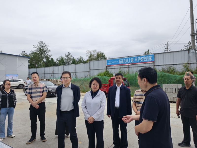 中華全國(guó)供銷(xiāo)合作總社經(jīng)濟(jì)發(fā)展與改革部部長(zhǎng)馬繼紅來(lái)巴調(diào)研供銷(xiāo)社工作